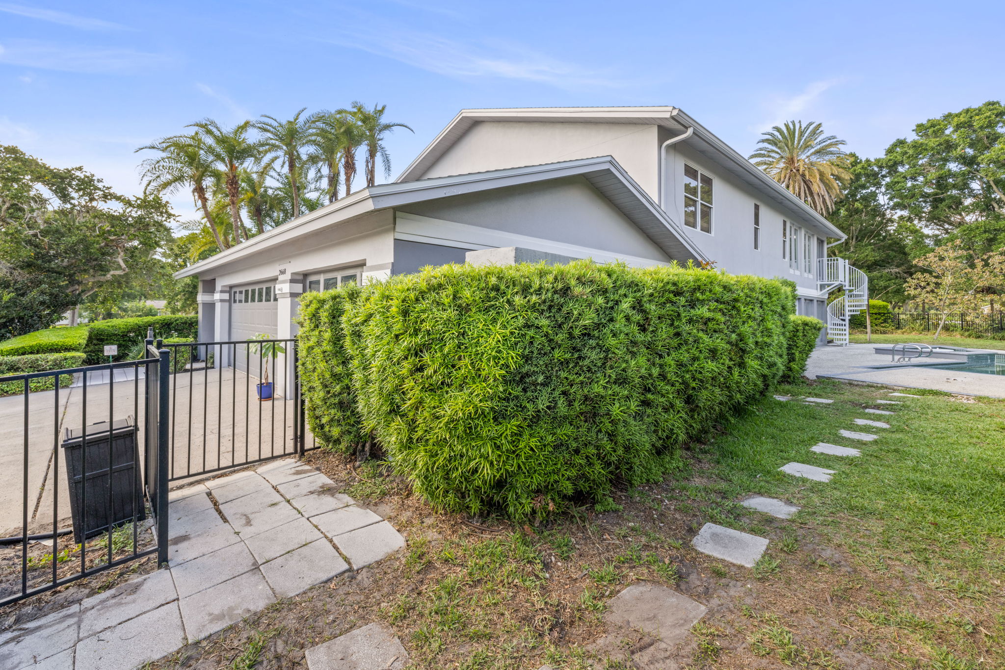 Side Yard - 495A7898