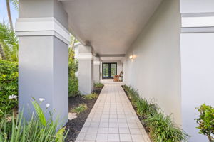 Front Entrance - 495A7884