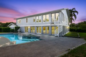 Side Yard - 495A7905 day to dusk.jpeg