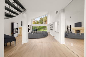 Foyer into LR - 495A7755 VS