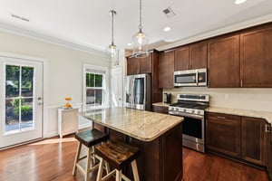 Poplar Cv Dr NW-S1804-010.jpg