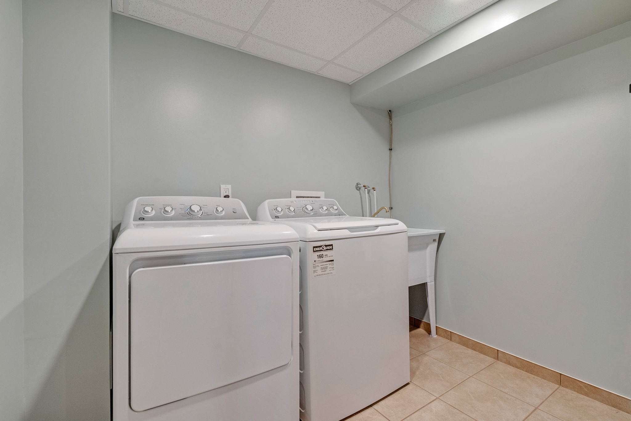 2669 Southvale Crescent, Ottawa, ON K1B 4J3, Canada Photo 21