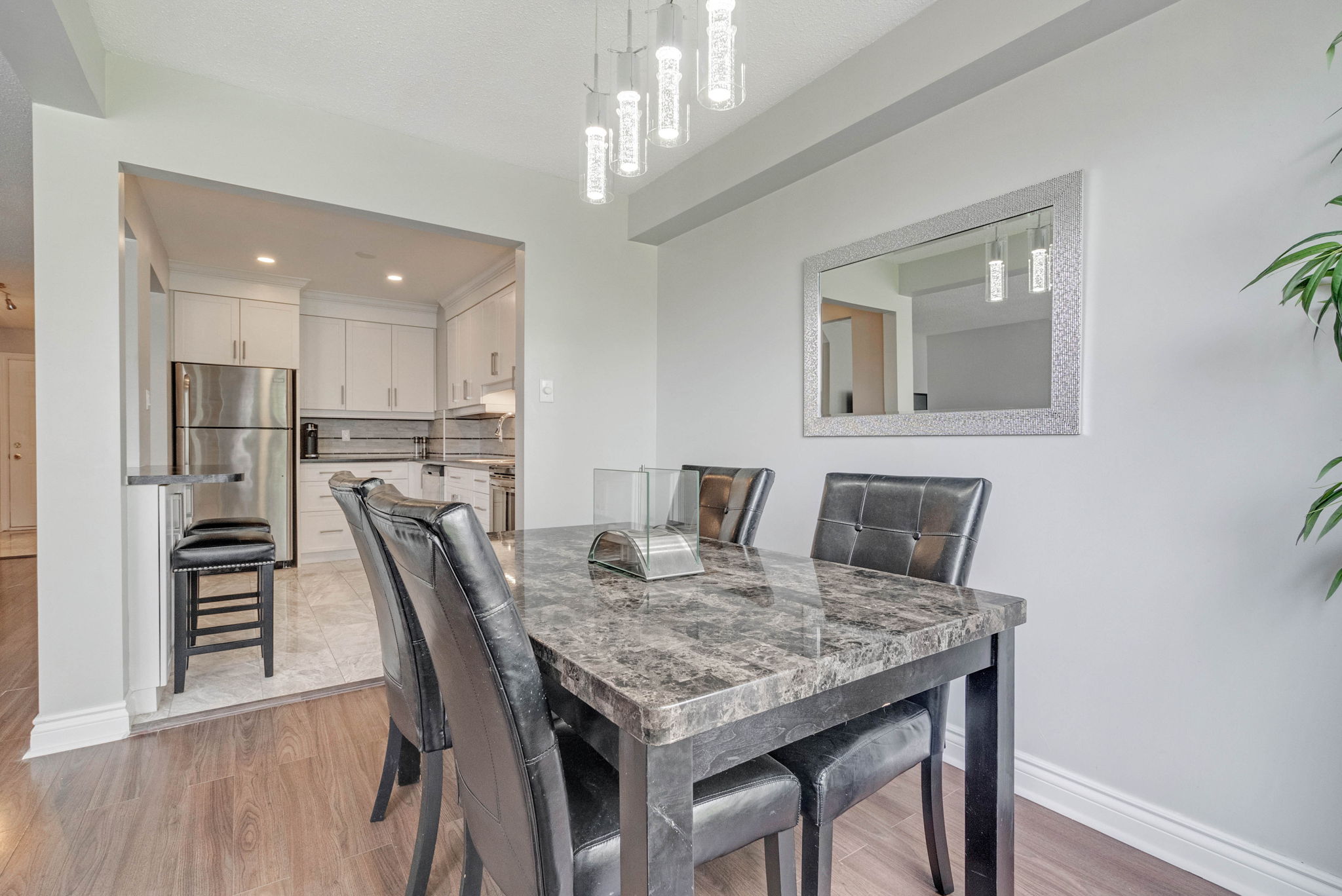 2669 Southvale Crescent, Ottawa, ON K1B 4J3, Canada Photo 9