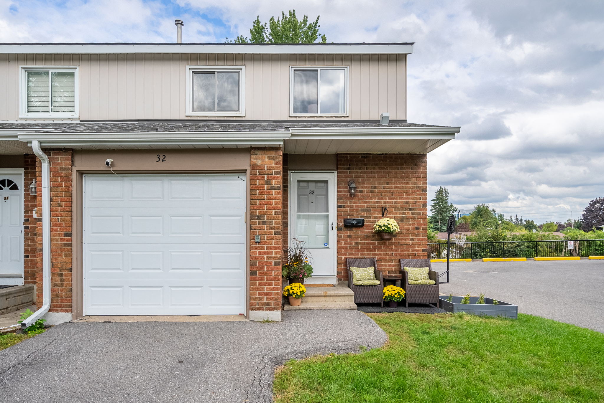 2669 Southvale Crescent, Ottawa, ON K1B 4J3, Canada
