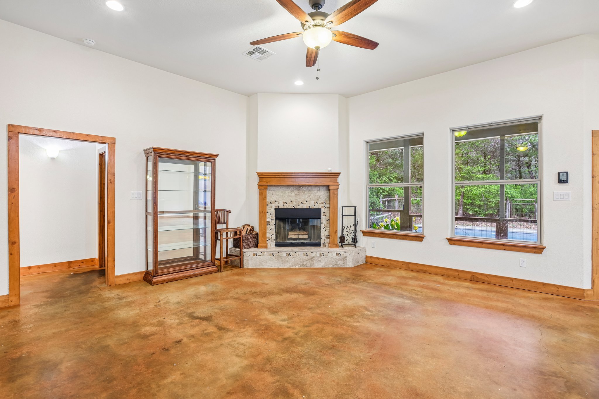 Corral Rd-S0105-020.jpg