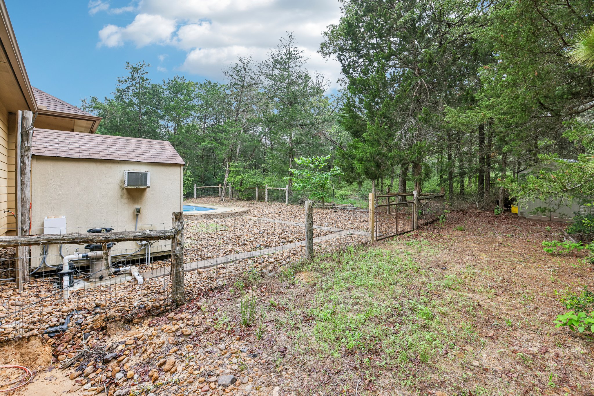 Corral Rd-S0105-053.jpg