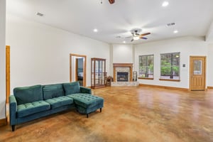 Corral Rd-S0105-016.jpg