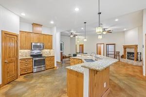 Corral Rd-S0105-027.jpg
