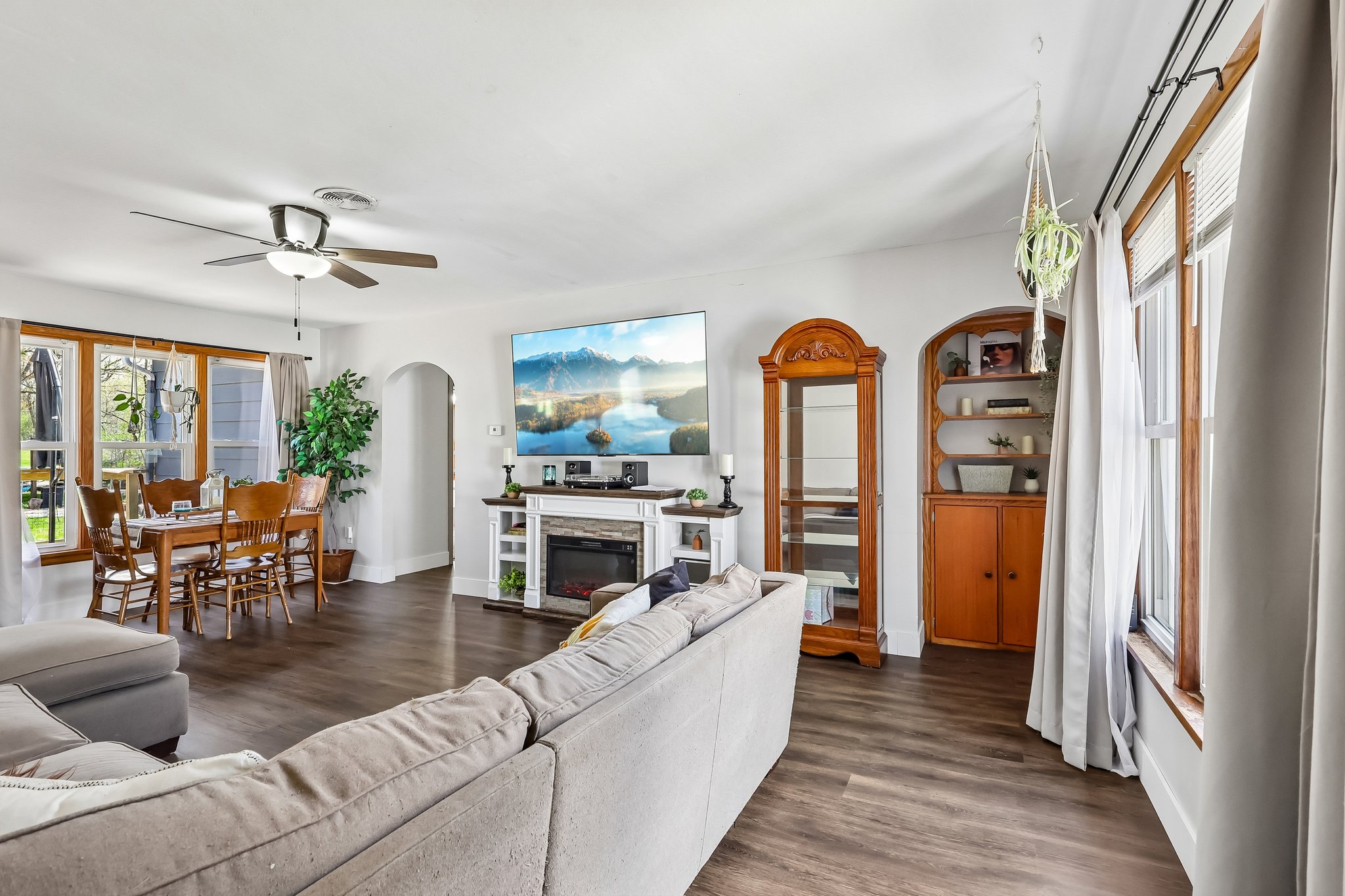 Parkview Ave-S2104-008.jpg