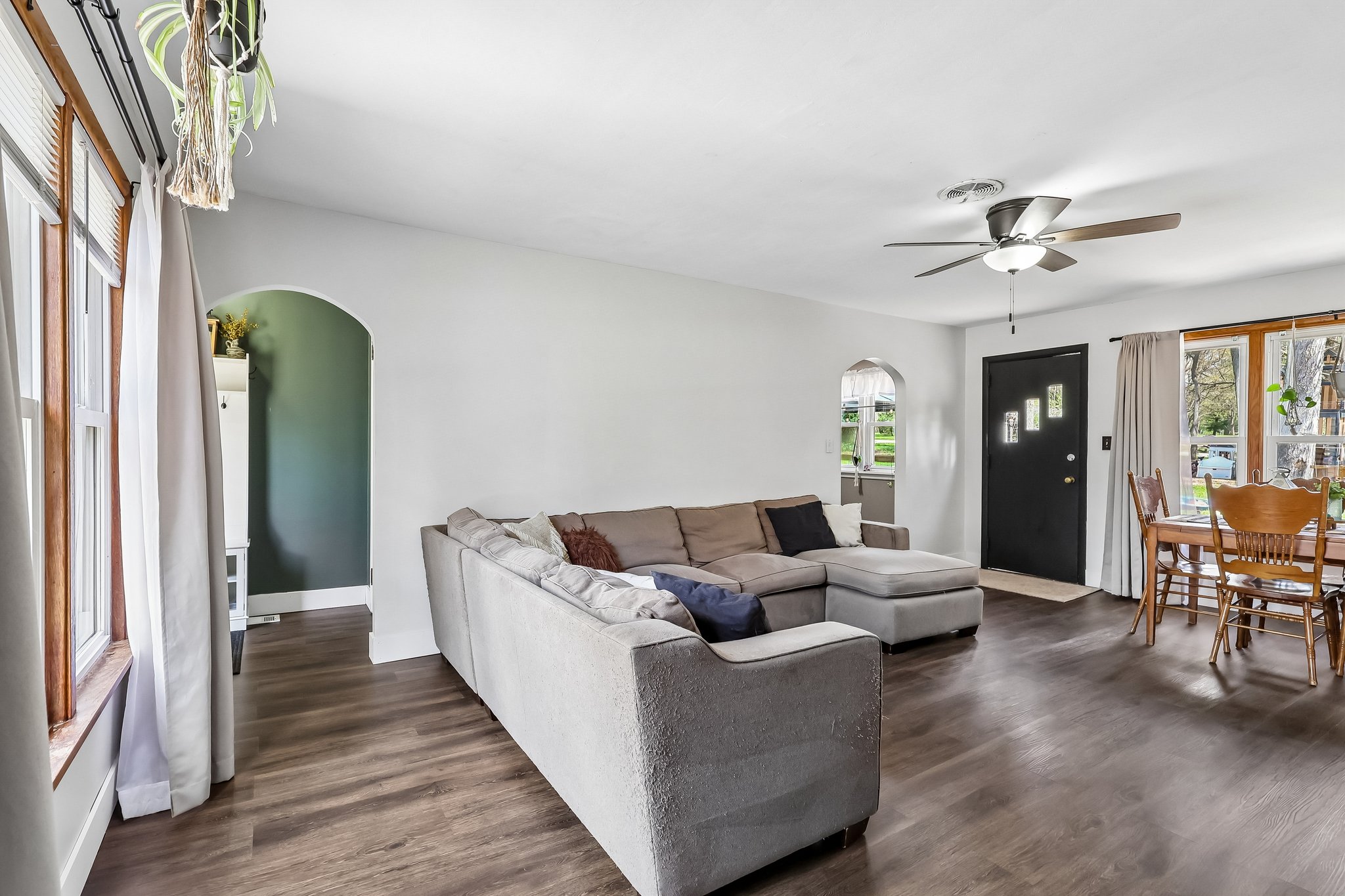 Parkview Ave-S2104-010.jpg