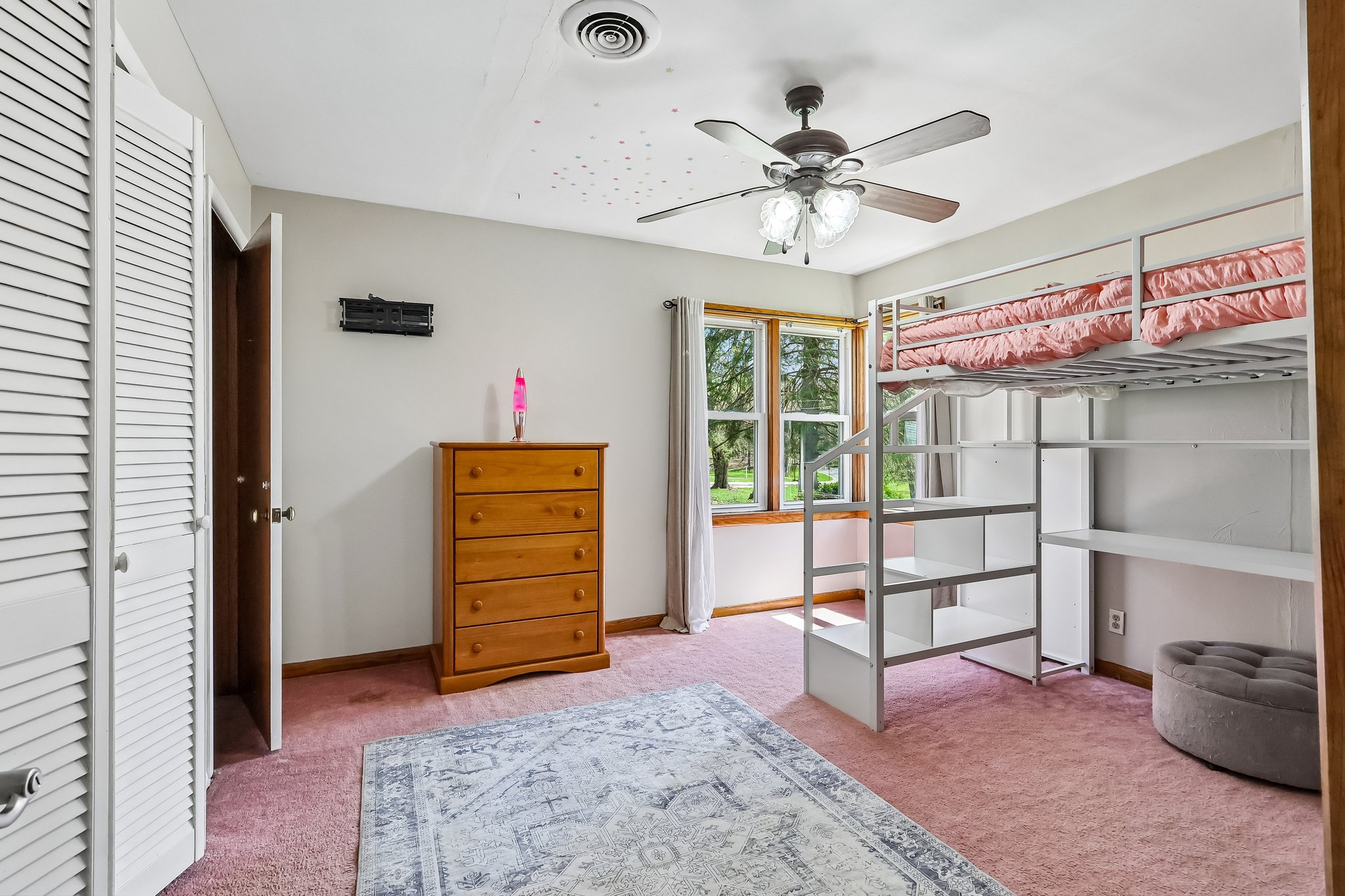 Parkview Ave-S2104-017.jpg