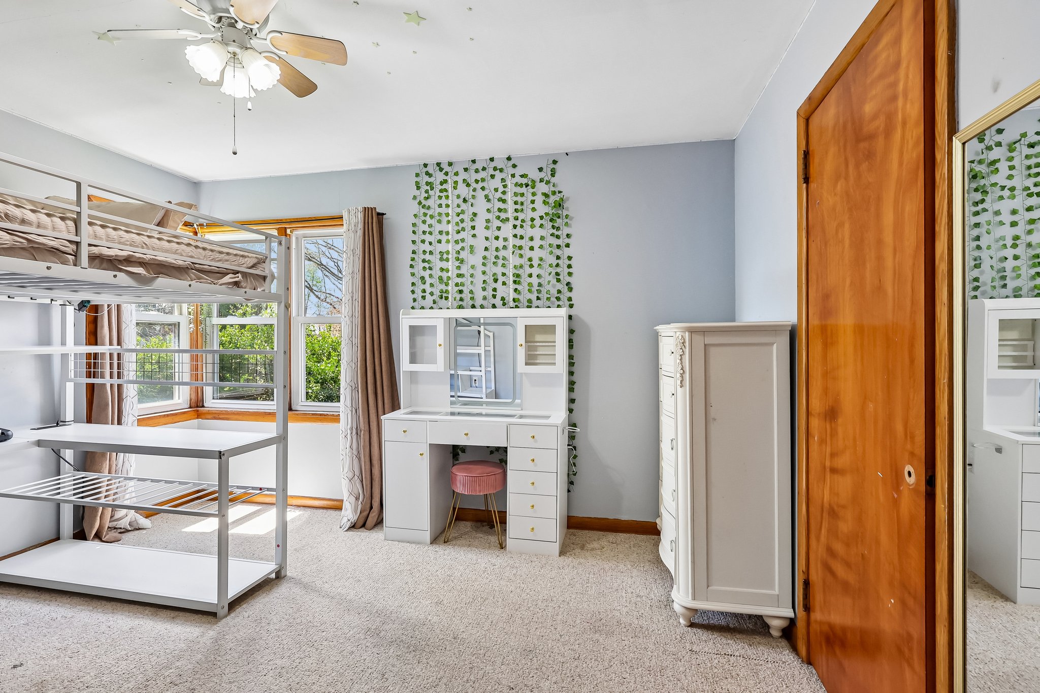 Parkview Ave-S2104-022.jpg