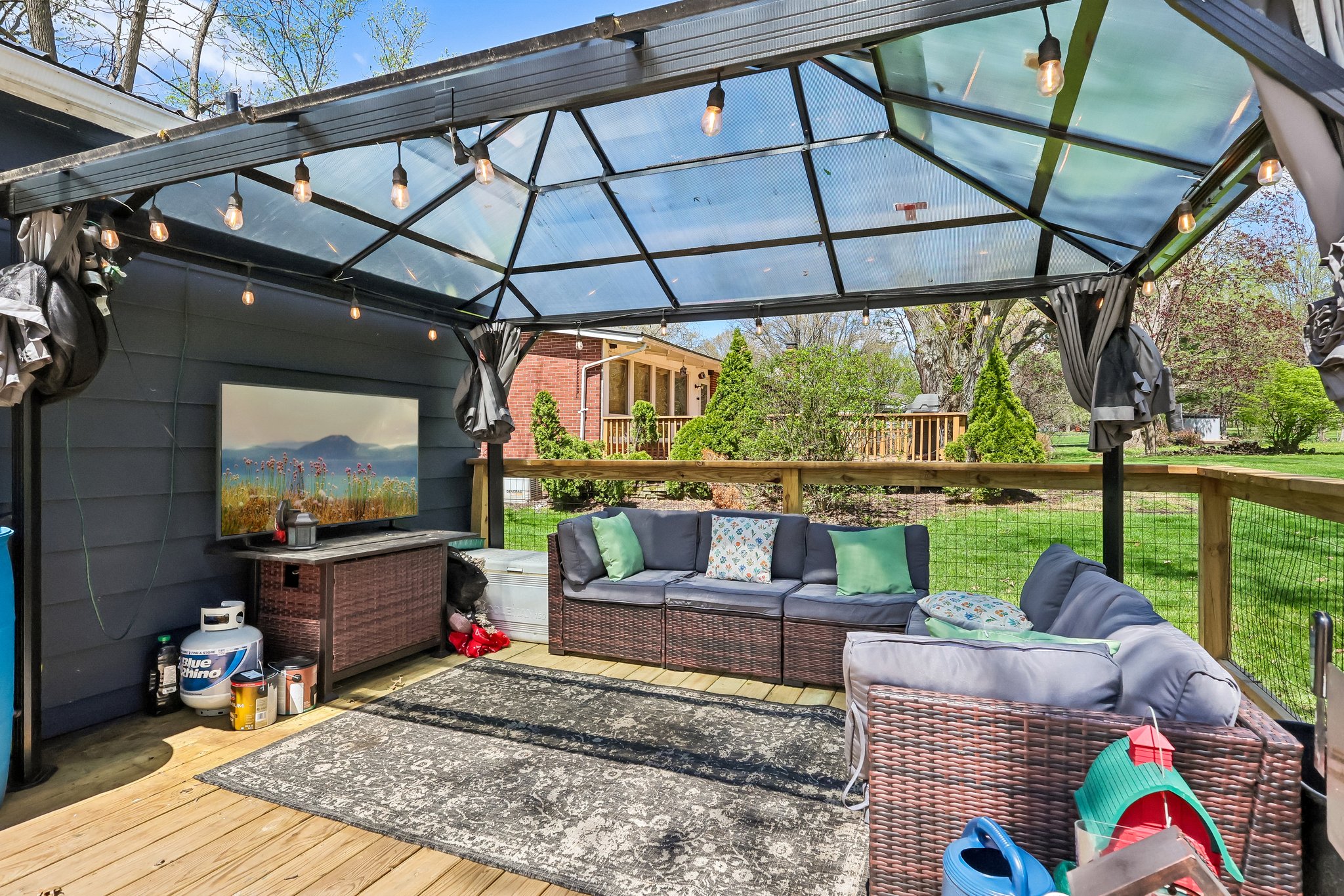 Parkview Ave-S2104-032.jpg