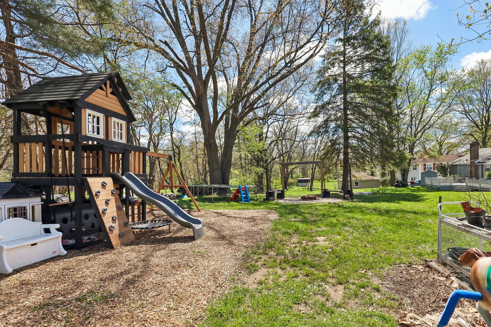 Parkview Ave-S2104-034.jpg