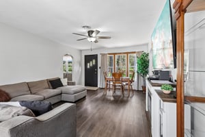 Parkview Ave-S2104-011.jpg