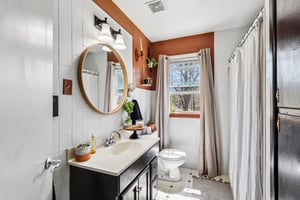 Parkview Ave-S2104-020.jpg