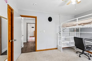 Parkview Ave-S2104-023.jpg