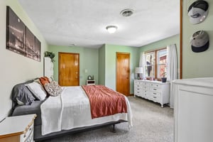 Parkview Ave-S2104-025.jpg