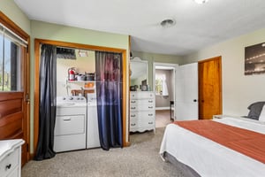 Parkview Ave-S2104-027.jpg