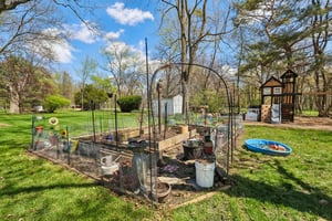 Parkview Ave-S2104-033.jpg