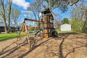 Parkview Ave-S2104-036.jpg