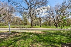 Parkview Ave-S2104-043.jpg