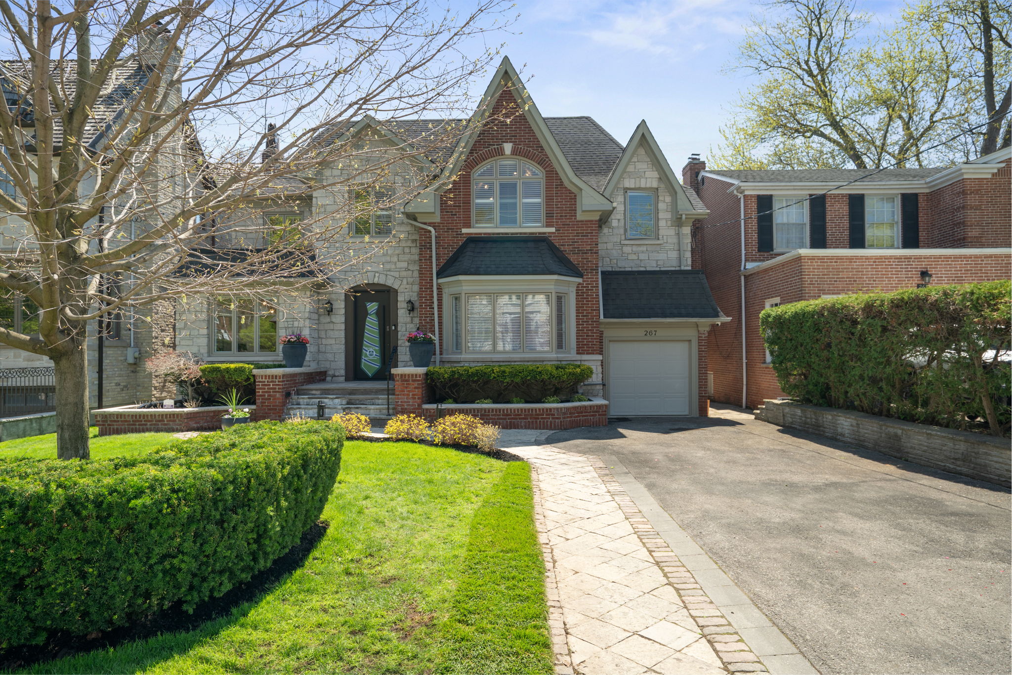 267 St Leonards Ave Toronto, ON M4N 1K9