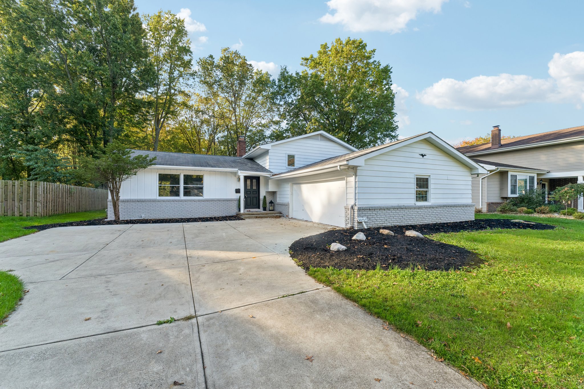 Sweetbriar Dr-S1610-002.jpg