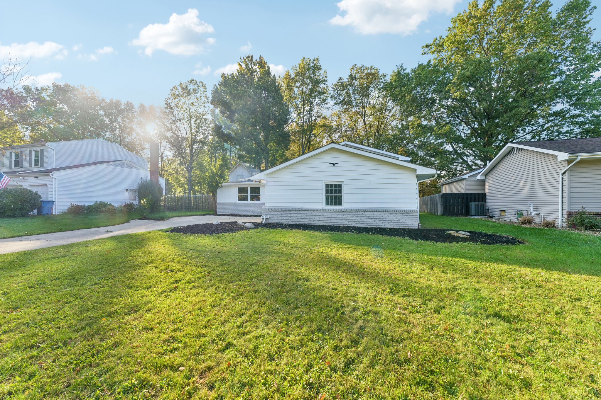 Sweetbriar Dr-S1610-003.jpg
