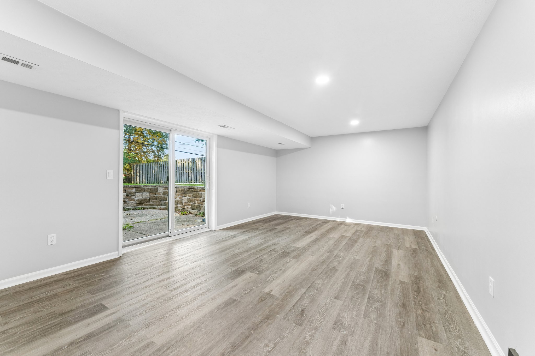 Sweetbriar Dr-S1610-004.jpg