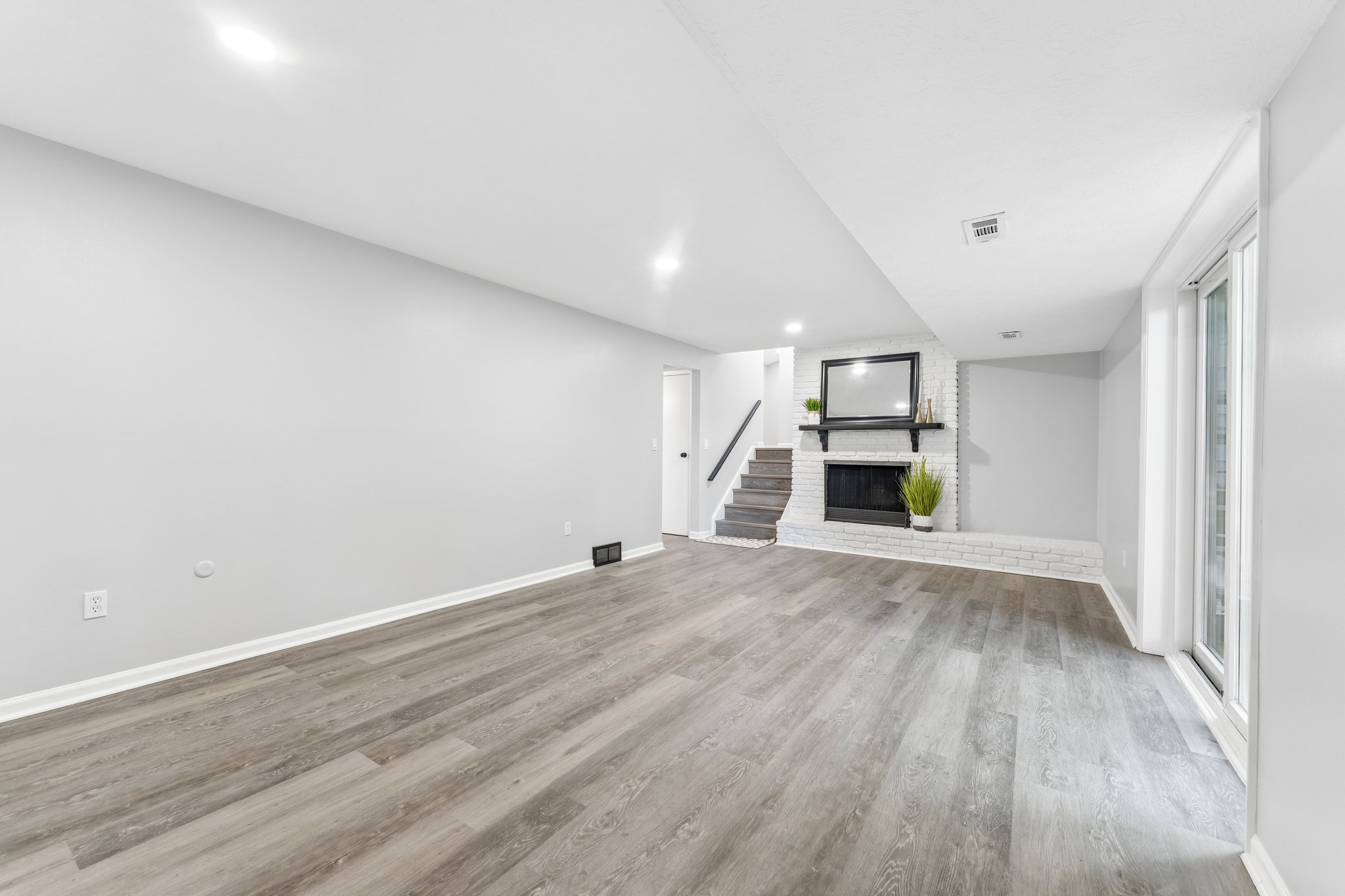 Sweetbriar Dr-S1610-006.jpg
