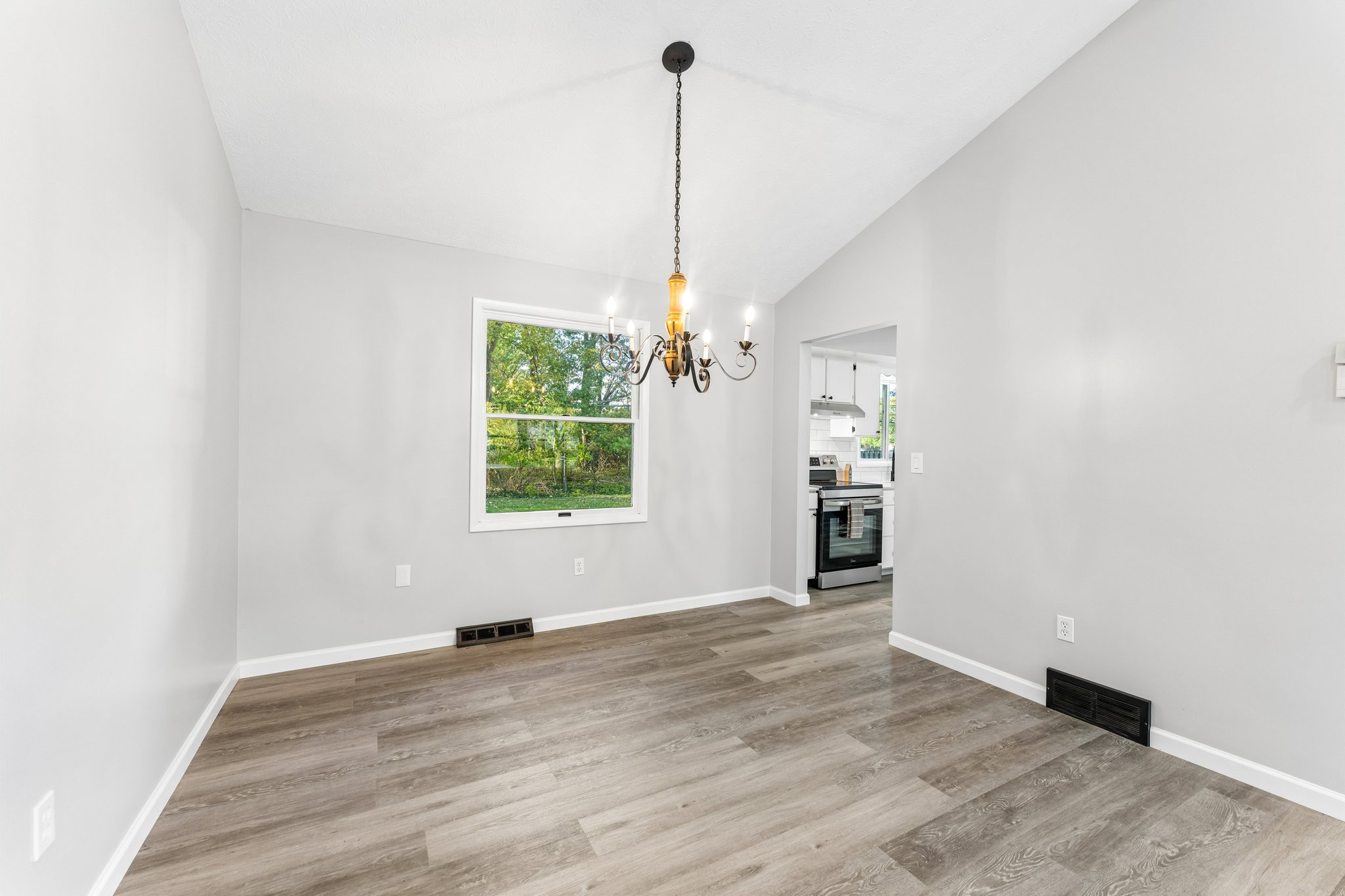 Sweetbriar Dr-S1610-011.jpg