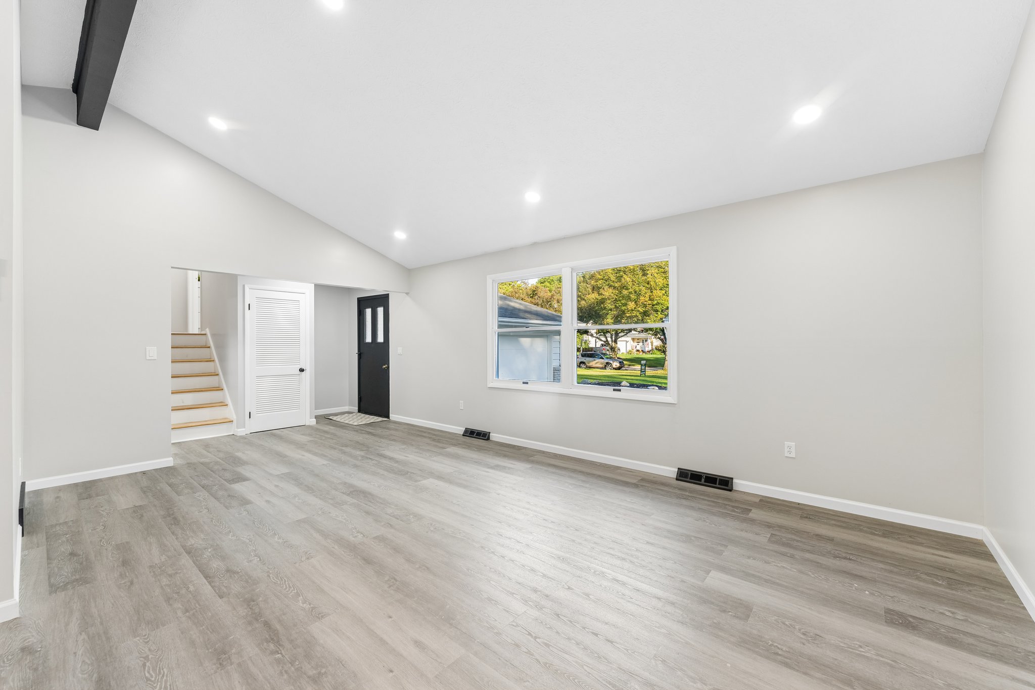 Sweetbriar Dr-S1610-012.jpg