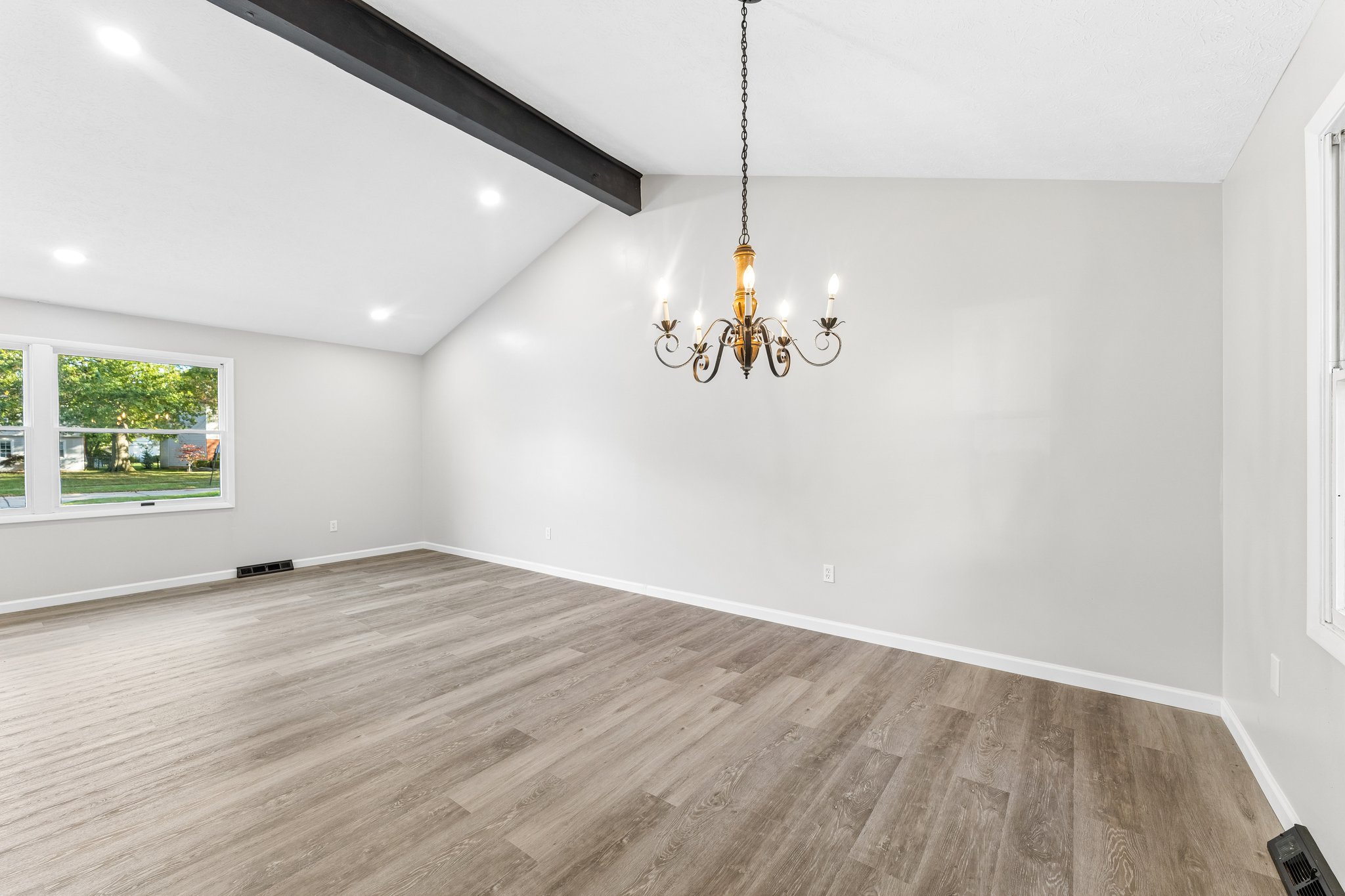 Sweetbriar Dr-S1610-014.jpg