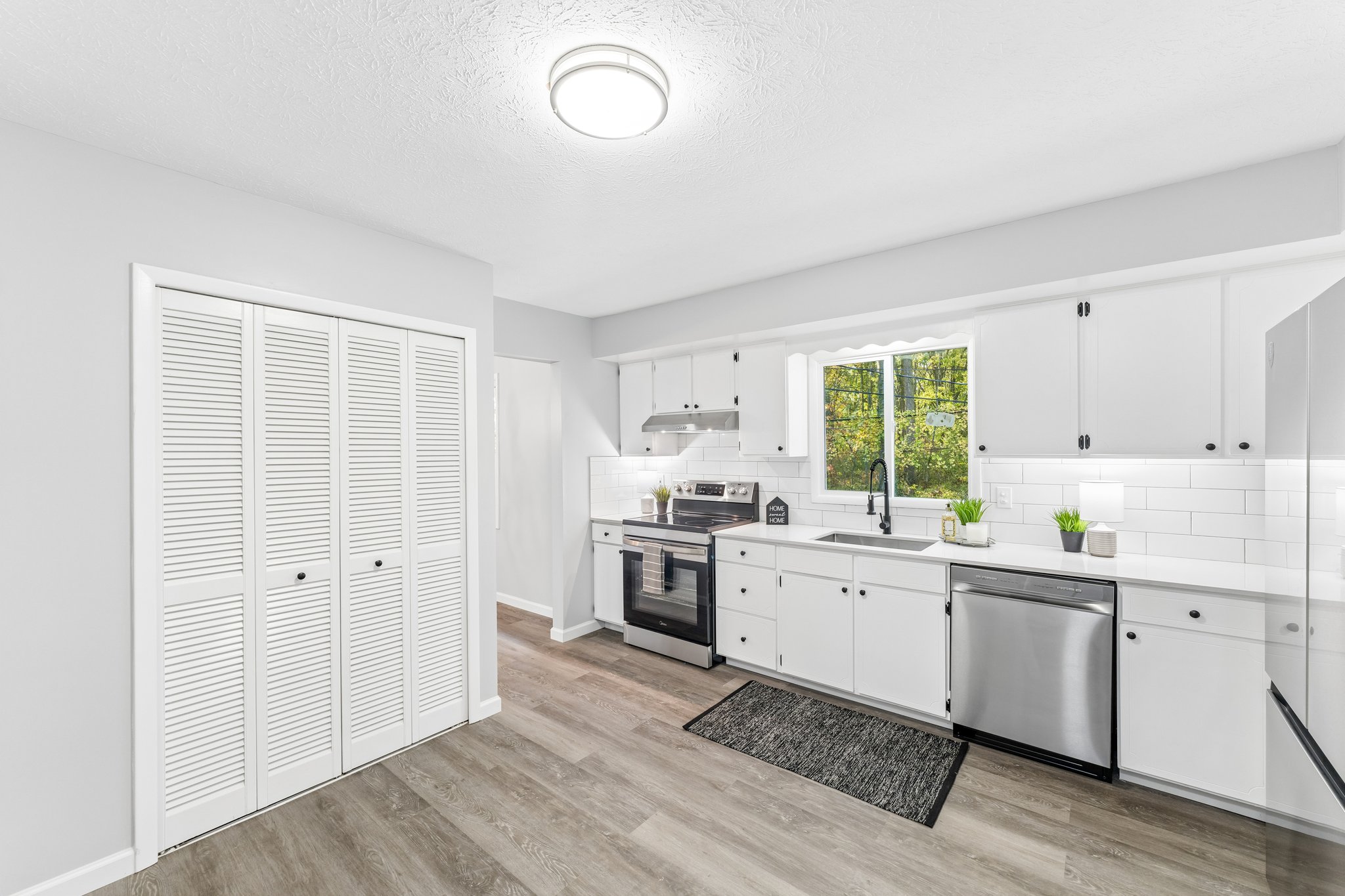 Sweetbriar Dr-S1610-017.jpg