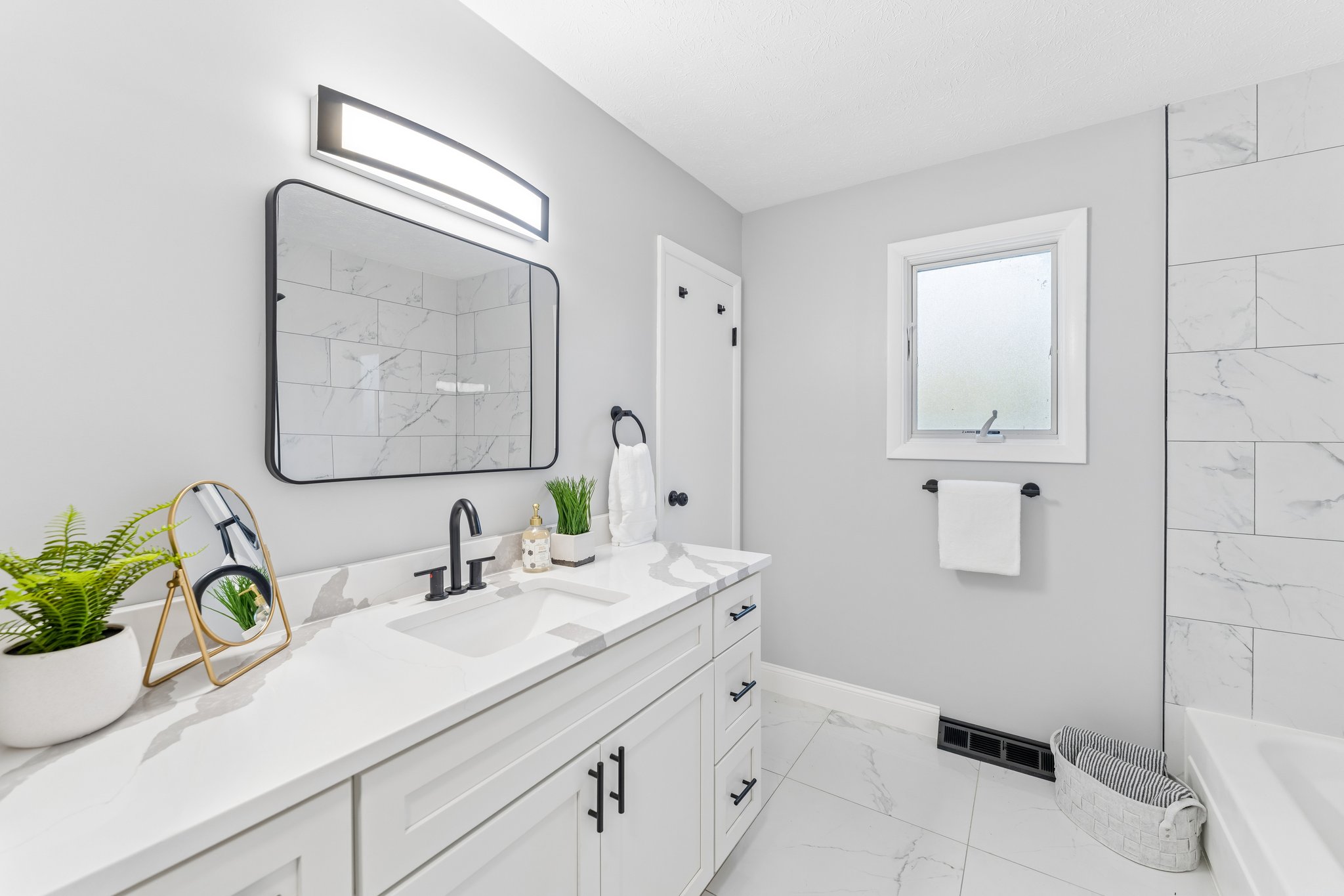 Sweetbriar Dr-S1610-019.jpg