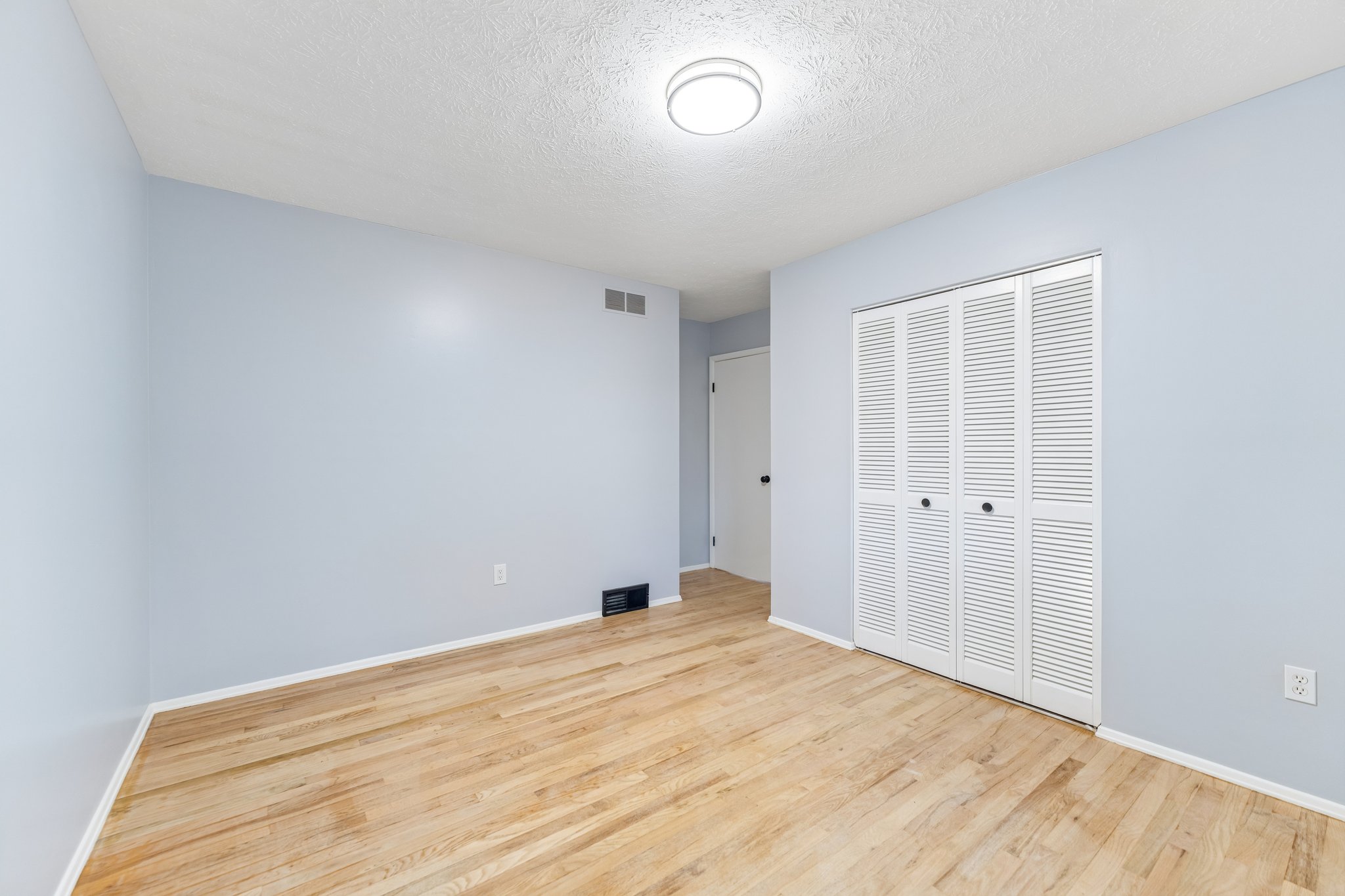 Sweetbriar Dr-S1610-024.jpg