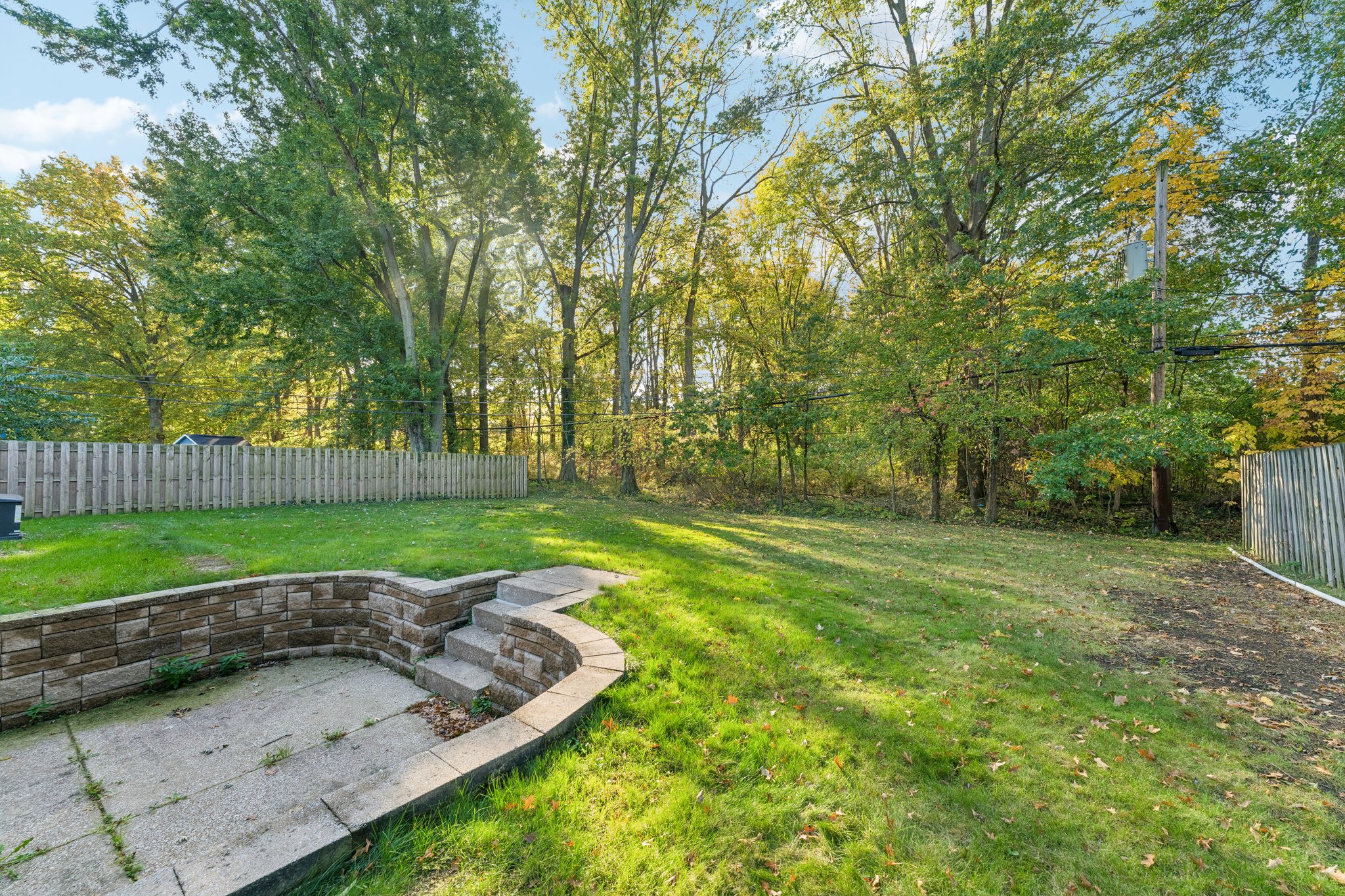 Sweetbriar Dr-S1610-040.jpg