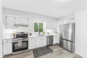 Sweetbriar Dr-S1610-015.jpg
