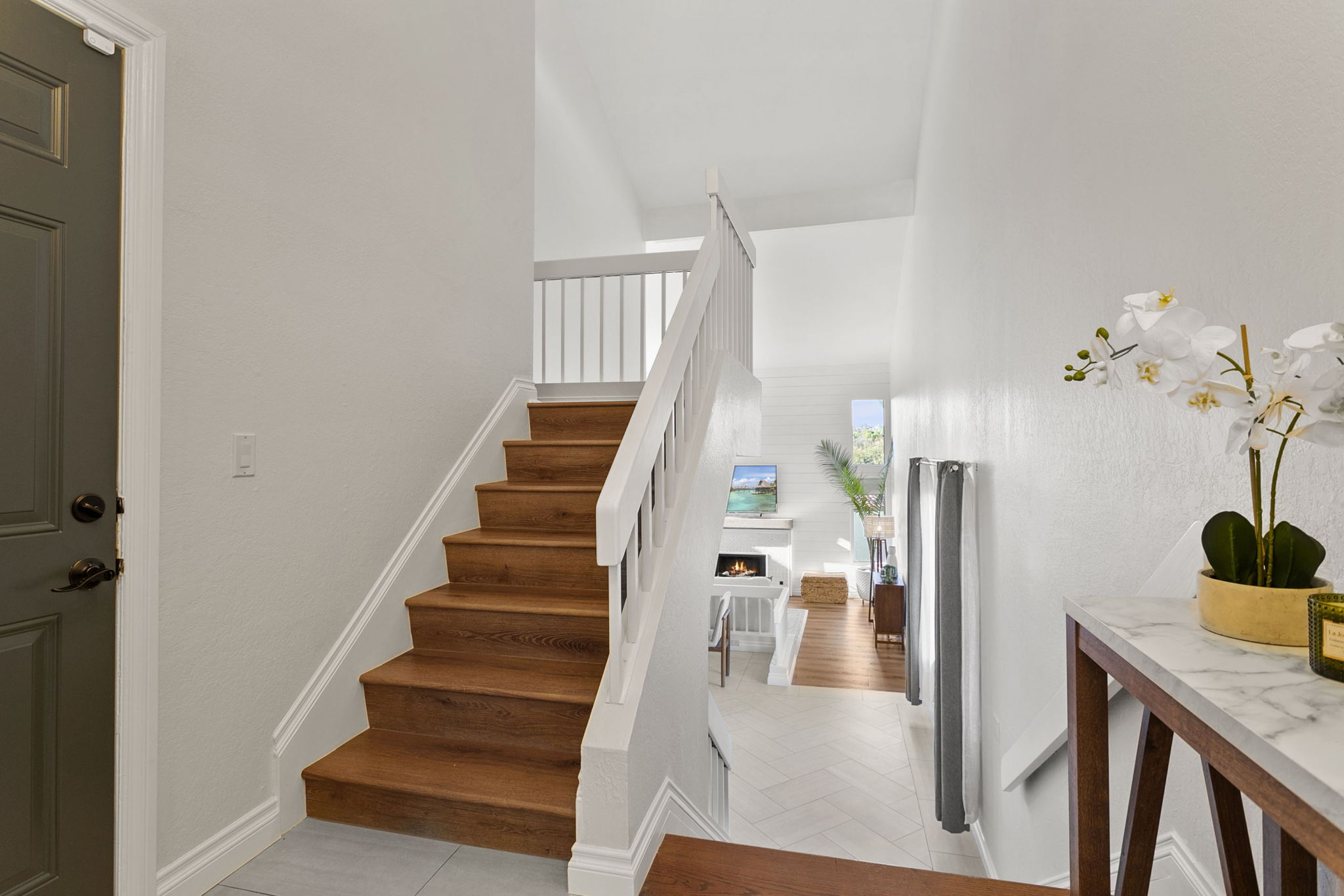 Split-level plan with only 7 steps separating each level