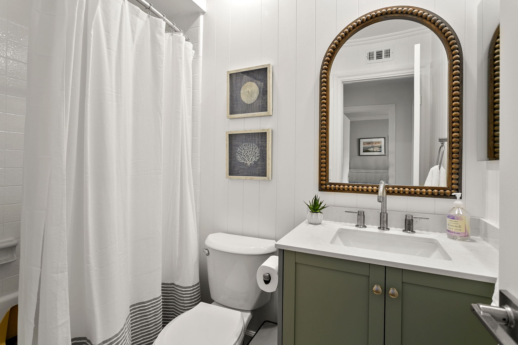 Upstairs hall bath