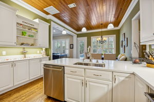Spacious & Updated Kitchen
