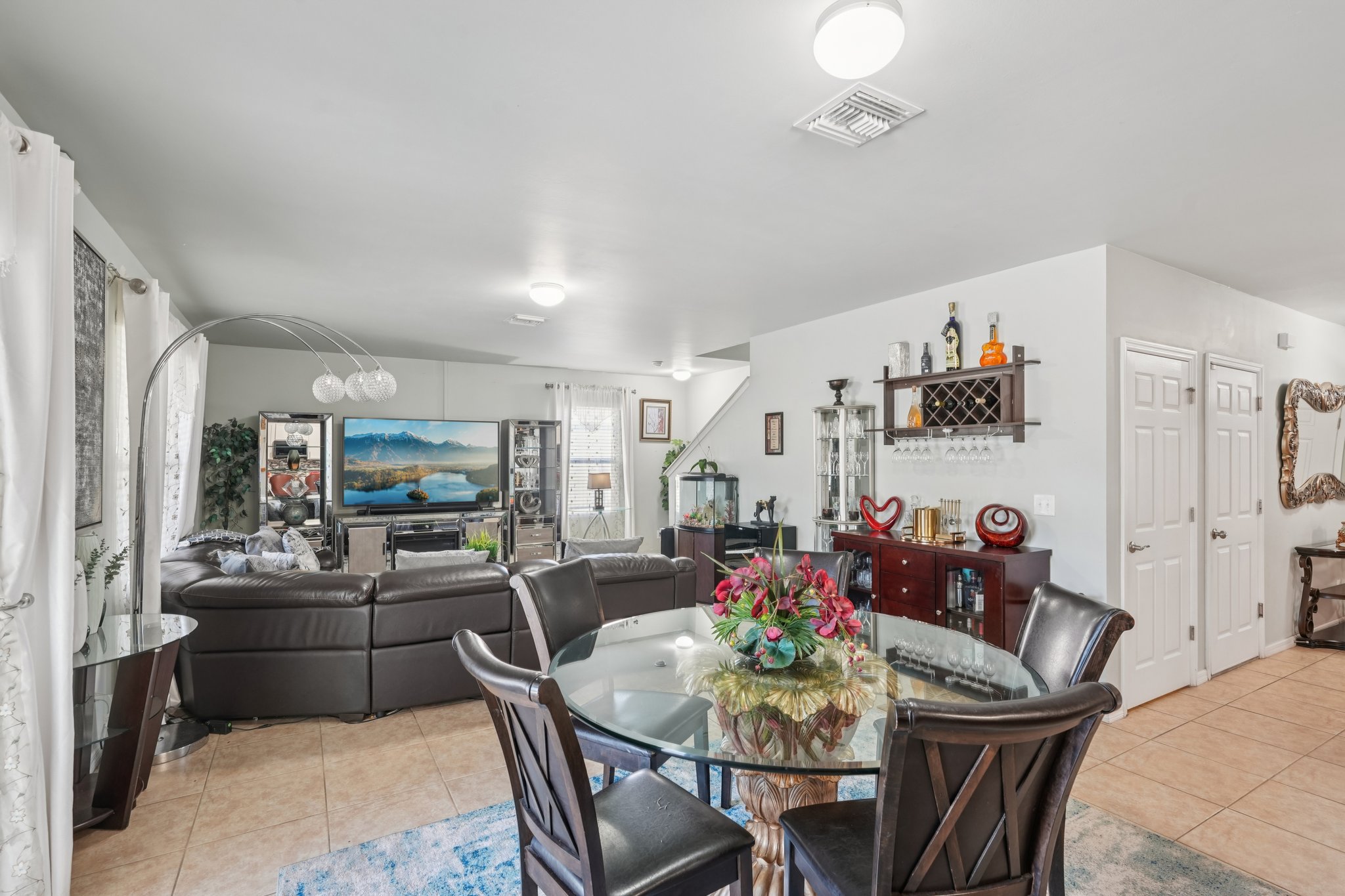 Saville Ave-S2211-012.jpg