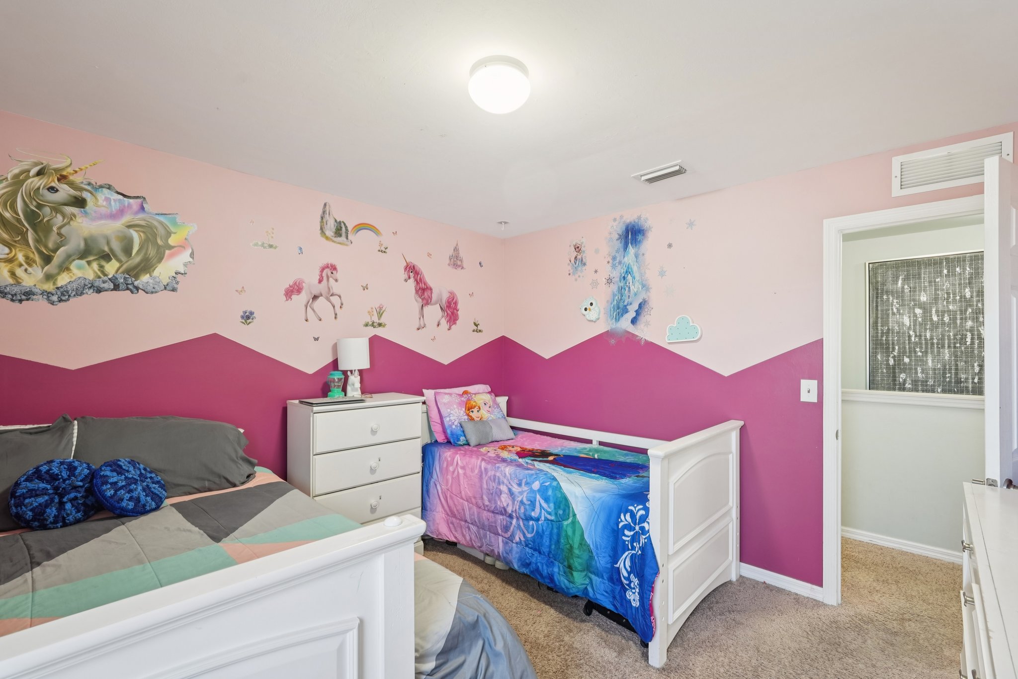 Saville Ave-S2211-031.jpg