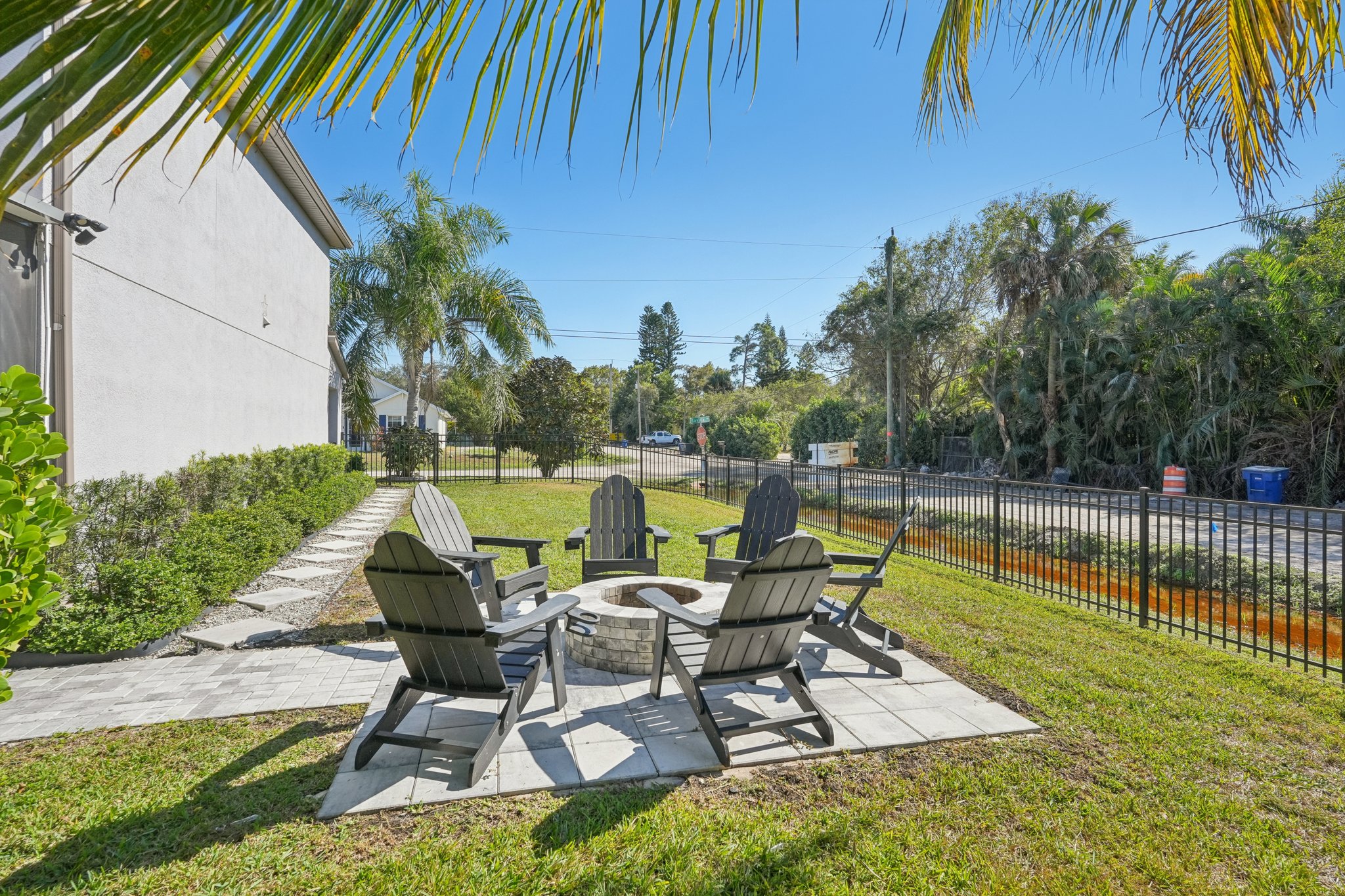 Saville Ave-S2211-040.jpg