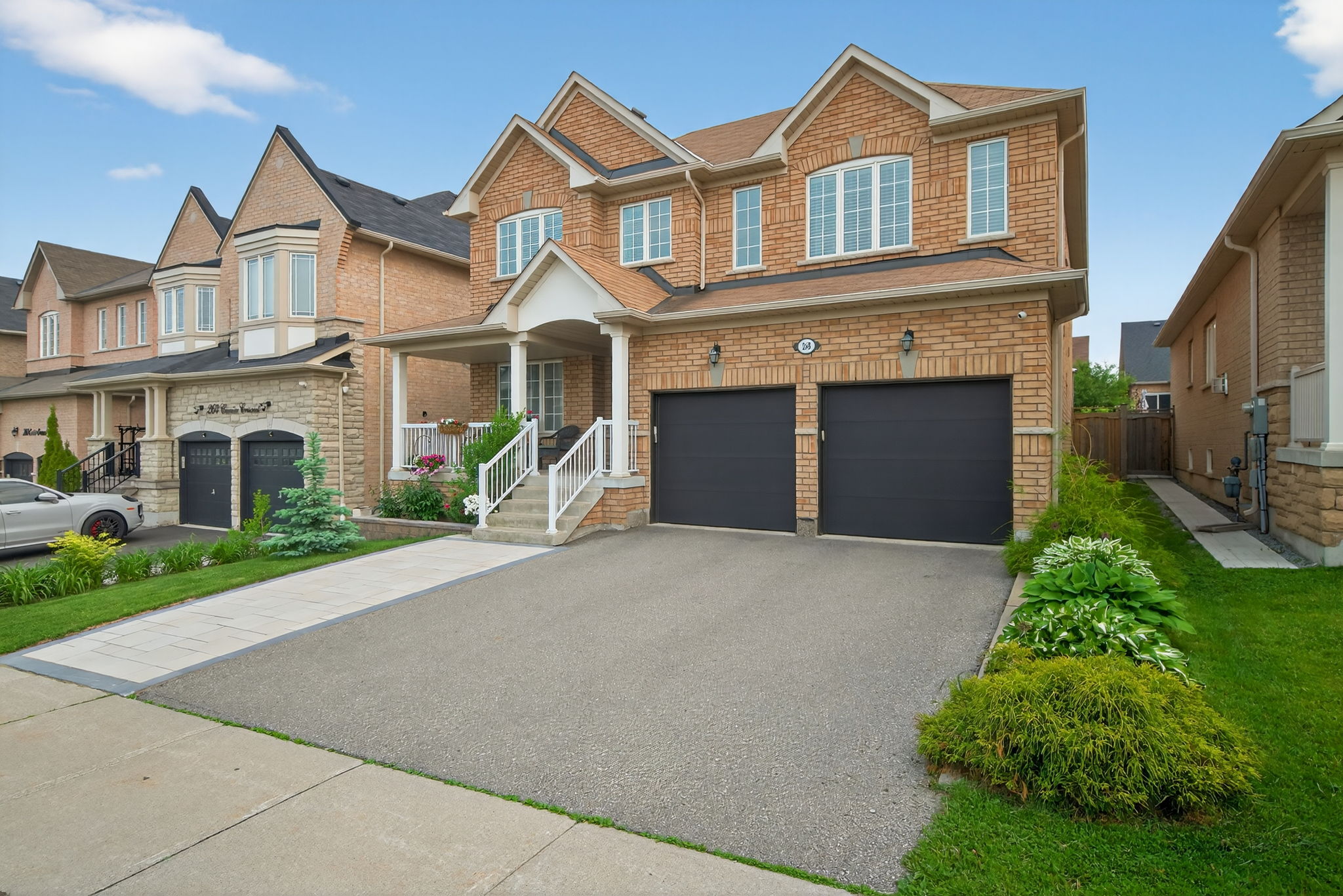 268 Carrier Crescent Vaughan, ON L6A 4T4