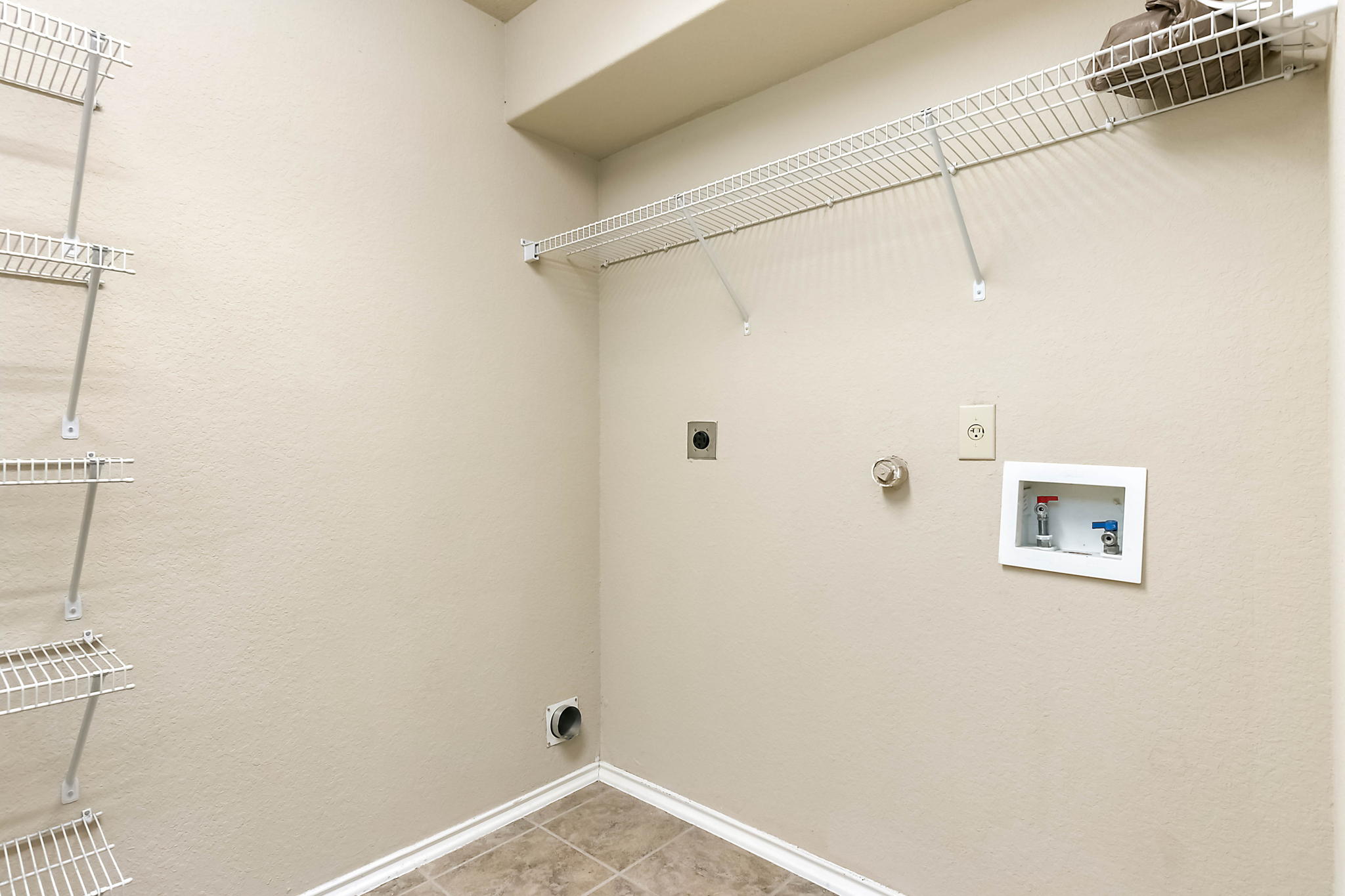 268 Donalan Dr, Converse, TX 78109, USA Photo 13