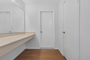 Dressing Area Dressing Area/Make-up Counter/Plate Glass Mirror Walk-in Closet LVP Flooring - 2025