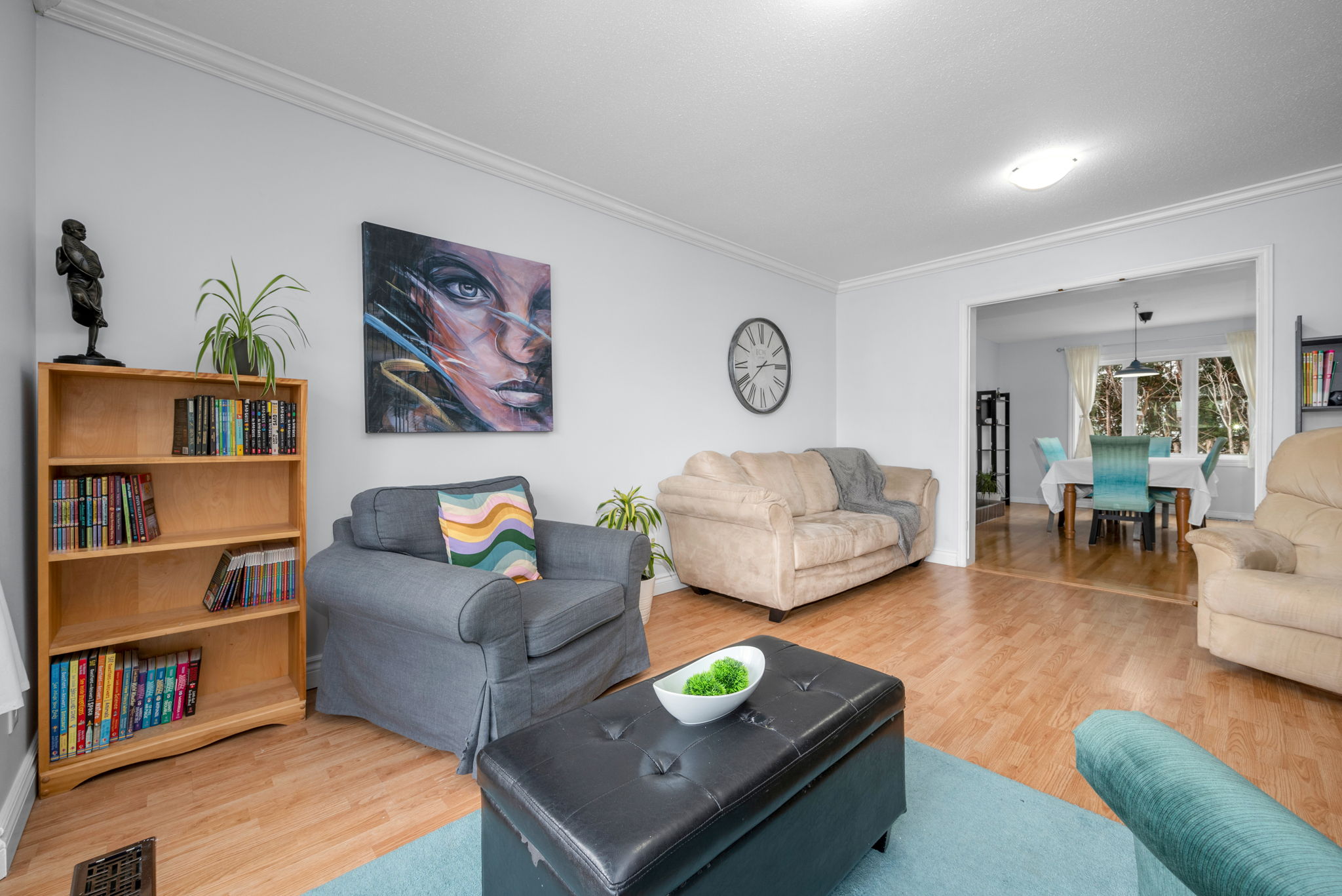 Spacious living room