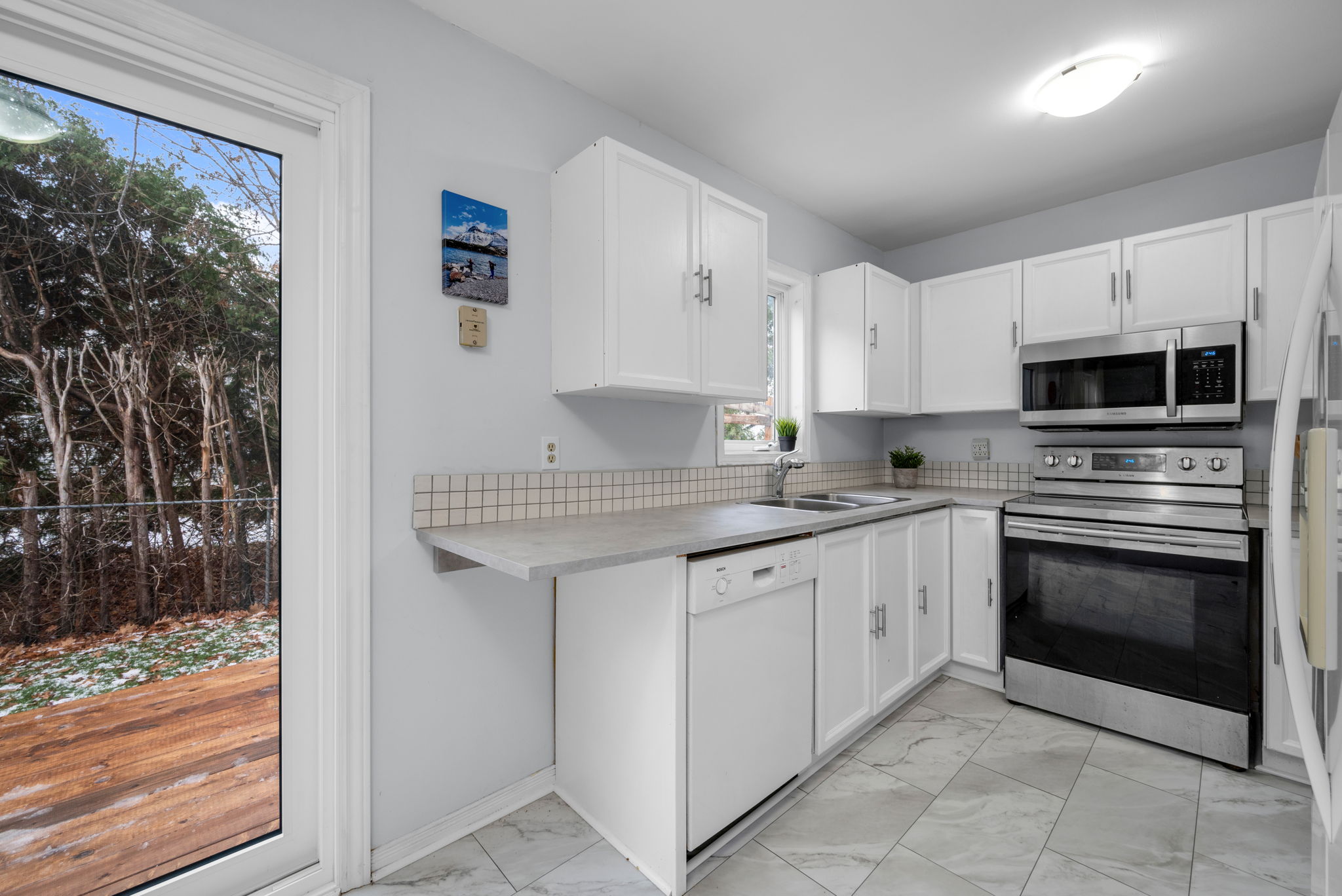 New built-in microwave oven/hood fan.